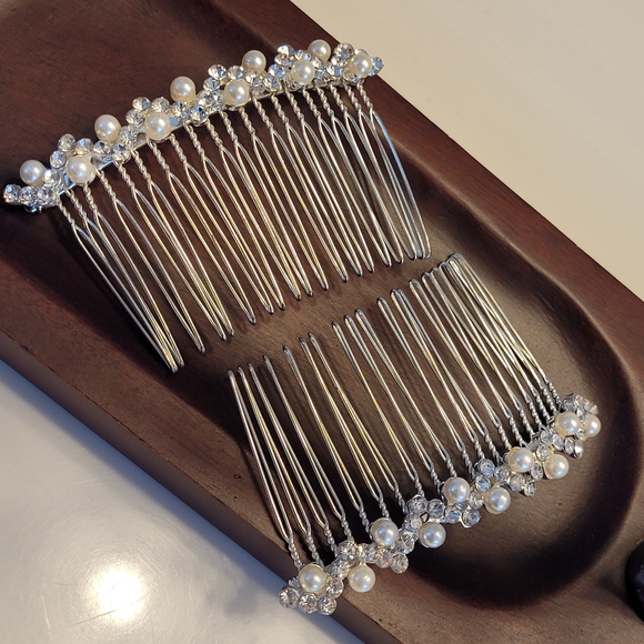 Pair of Hair Comb Faux Pearls & Crystals On Silver-tone Metal - Picture 5 of 13